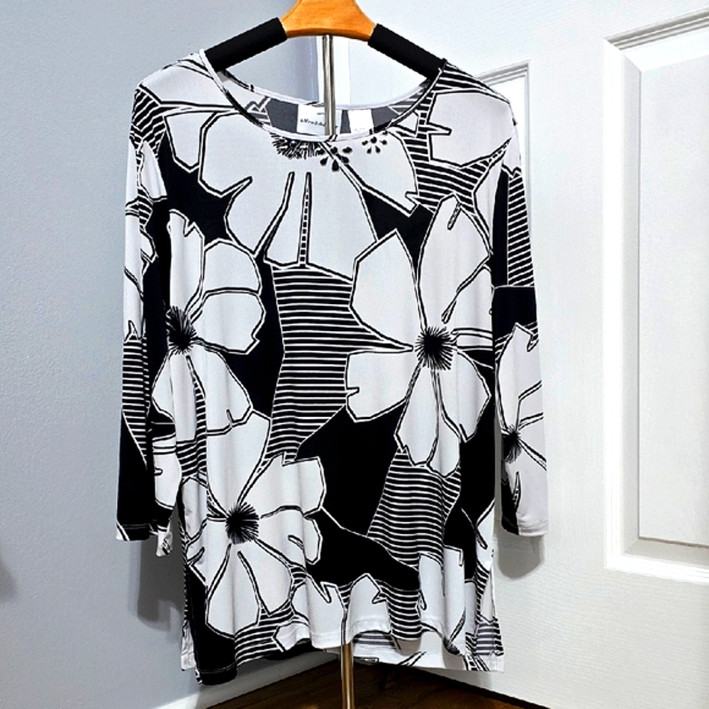 Alfred Dunner Black and White Long Sleeve Tee